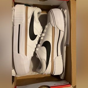 Nike Court Legacy Lift